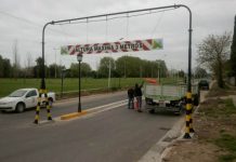 Colocan arco en Avenida 42 para impedir circulación de tránsito pesado