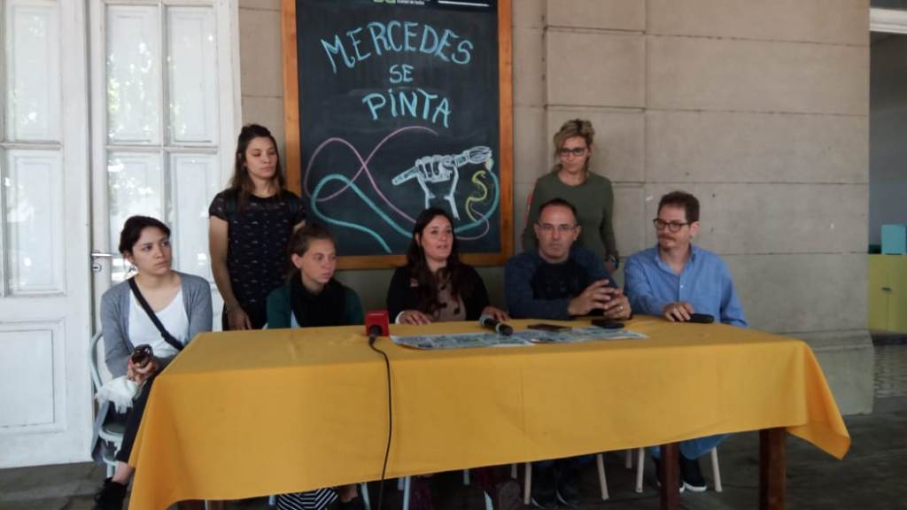 mercedes se pinta