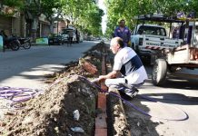 Continúa la colocación de farolas en Avenida 17