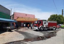Incendio en depósito de supermercado