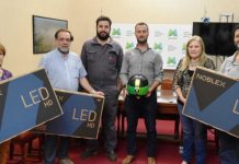 Premiaron a vecinos por el uso del casco