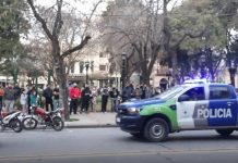 Policías de la bonaerense y familiares también reclamaron en Mercedes al gobierno provincial