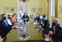 Cafiero firmó convenios con cinco municipios, entre ellos Mercedes