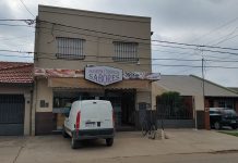 Roban en panadería y son aprehendidos tras incidente en una vivienda