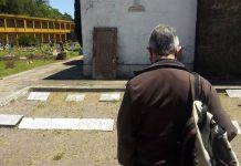 El arzobispo rezó frente a la tumba de los palotinos asesinados por la dictadura
