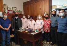 Arzobispo entrega ayuda económica a voluntarias del hospital de Luján