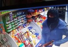 A punta de escopeta delincuentes asaltan dos kioscos