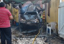 Incendio de automóvil en garaje de vivienda dejó importantes daños