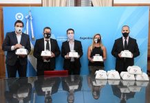 Entrega de panetones en Casa Rosada y en el Concejo Deliberante