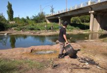 Sorprende la cantidad de residuos arrojados al río Luján