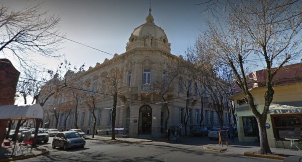 Tribunales