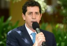 De Pedro hizo cuestionamientos a la Justicia en sintonía con el presidente de la Nación