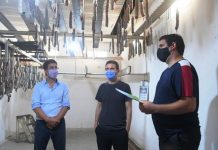 El Ministro visitó comercio y productores