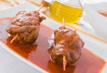 Niños envueltos de carne