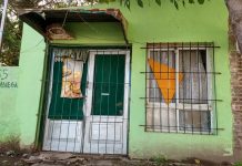 Gresca en Blandengues: daños en un comercio, disparos y vehículos policiales atacados