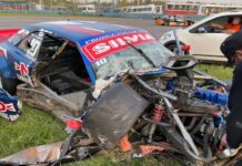 La cupé que corre Funcia quedó destruida
