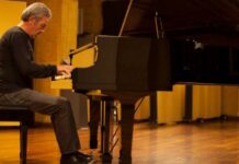 El pianista Aquiles Roggero, el domingo, Día del padre