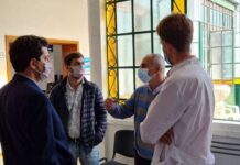 Ministro del Interior recorrió vacunatorios de la ciudad