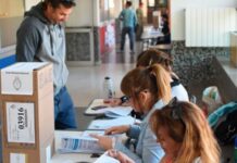Establecen compensaciones económicas para quienes cumplan funciones como autoridades de mesa en las legislativas