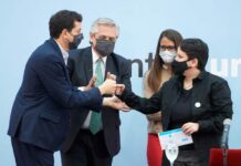 De Pedro definió como medida histórica la puesta en marcha del DNI no binario