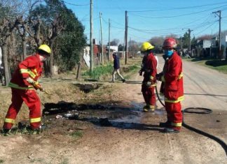 Tras el incendio de un contenedor piden precaución a los vecinos