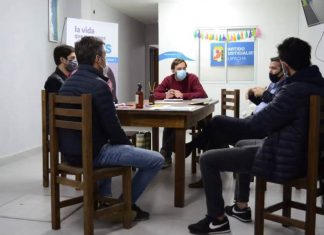 Profesionales locales con Diplomatura