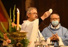 El arzobispo anima a los fieles a participar de la misa en forma presencial