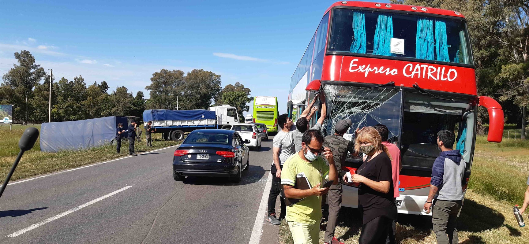 Policiales - Choque y vuelco sobre Ruta 5 7