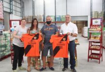 La Minucha entregó camisetas y algo más