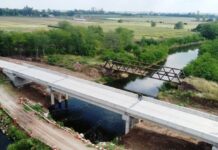 El ministro de Infraestructura recorrió el puente de Goldney – Olivera que vuelve a comunicar a Mercedes y Luján