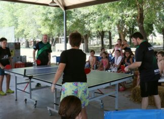 Demostración de Tenis de mesa para chicos