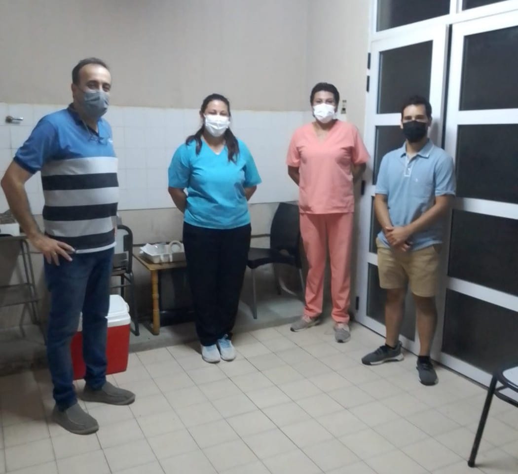 Vacunan a detenidos