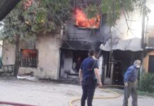 Voraz incendio en una vivienda con destrucción total