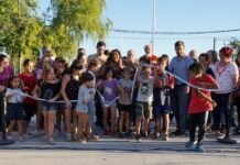 Inauguran cuadras de pavimento que benefician a tres barrios