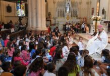 Monseñor Scheinig presidió la Misa en domingo de Pascua