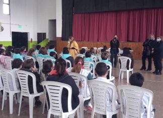 Charla sobre bullying en la Escuela 1
