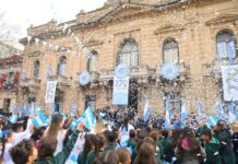 Un millar de alumnos hicieron la promesa a la bandera