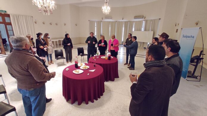 El Intendente brindo con periodistas locales 01