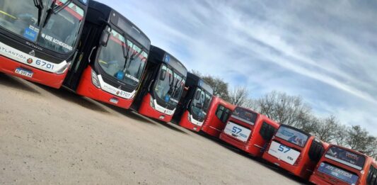 Cortes de servicio en la Línea 57 tras ataques a colectivos