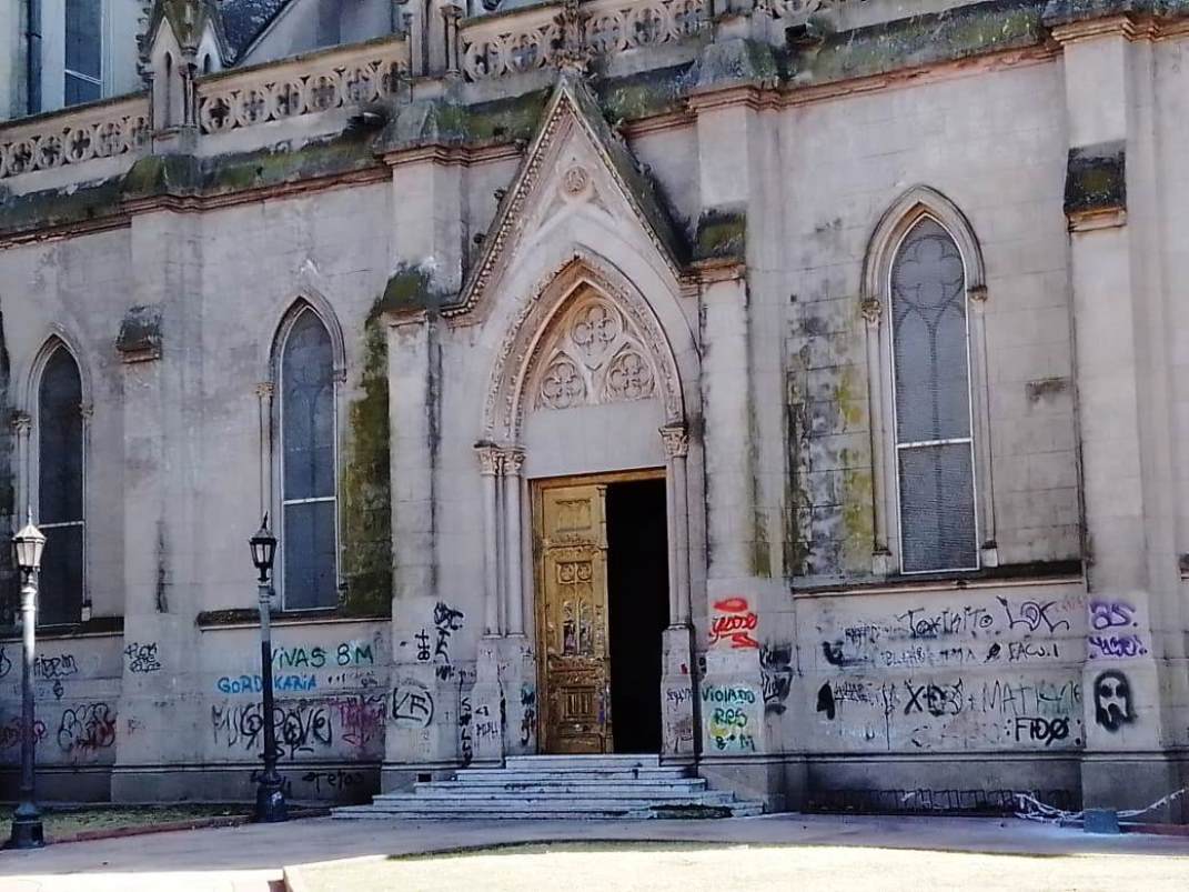 25-07-22 CATEDRAL PINTADAS