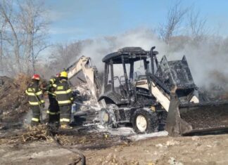 Incendio de una máquina vial municipal