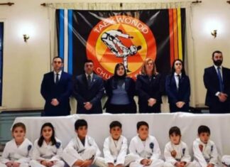 Tarde de taekwondo en el salón municipal