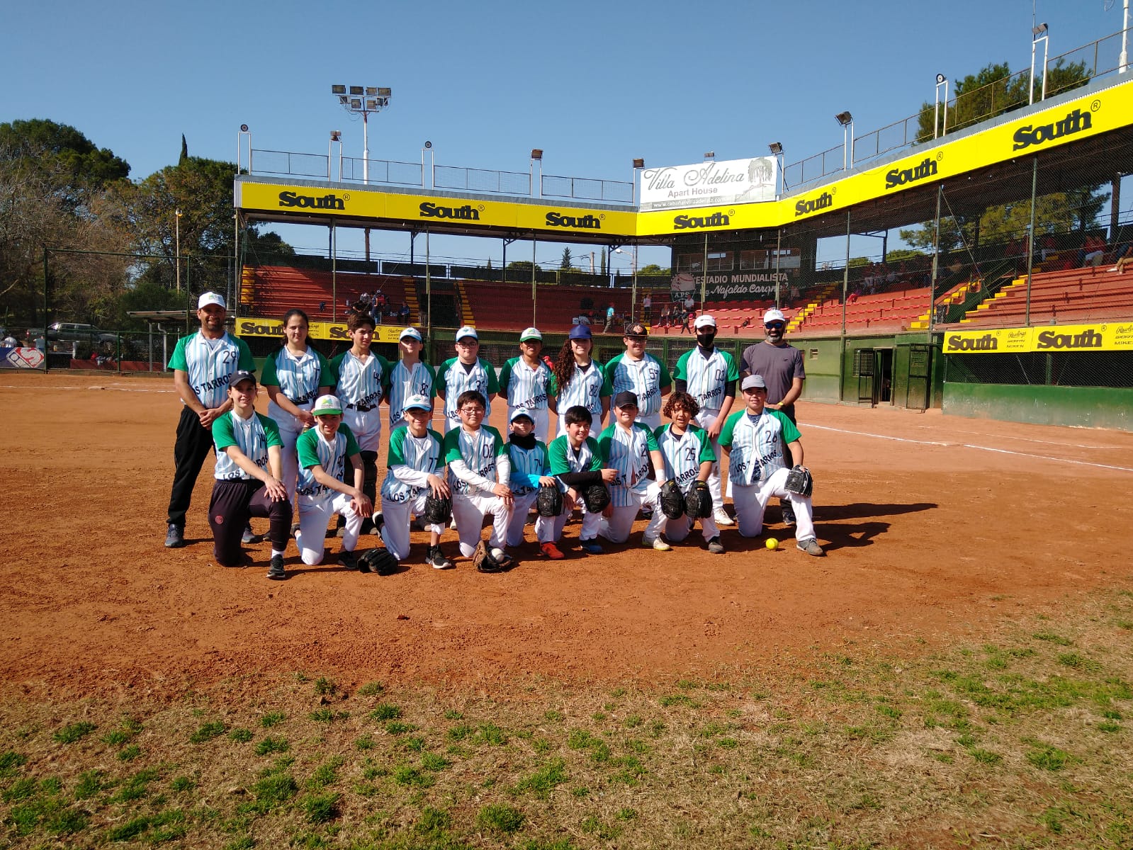 01-08-22 deportes SOFTBOL