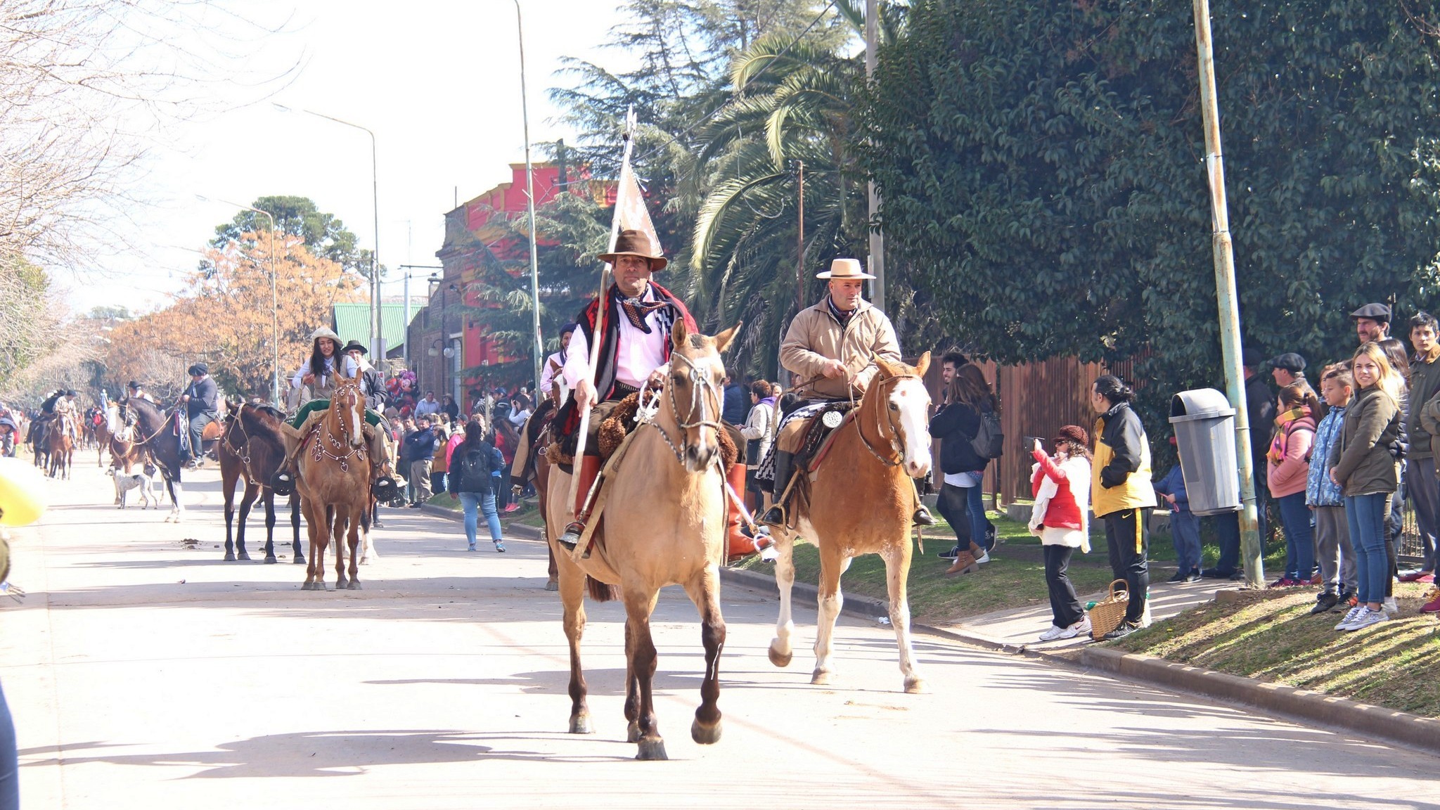 DESFILE EN RIVAS