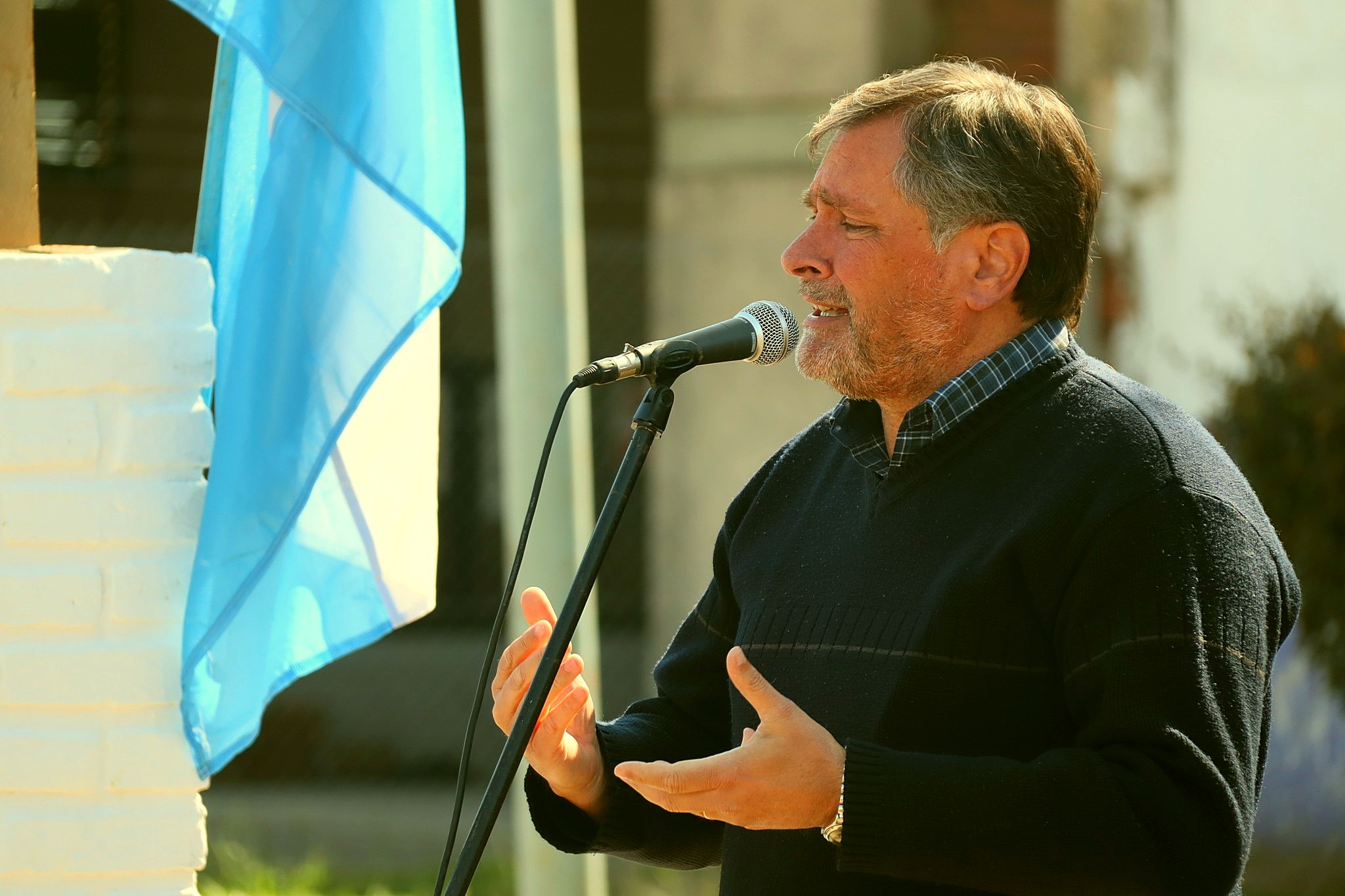 Federico defendio la decision de recurrir a un asesor en salud
