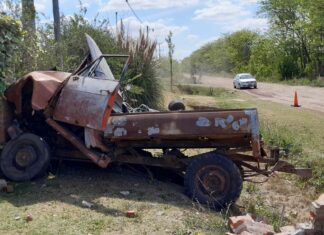 Pick up acelerado sin frenos se despista y colisiona
