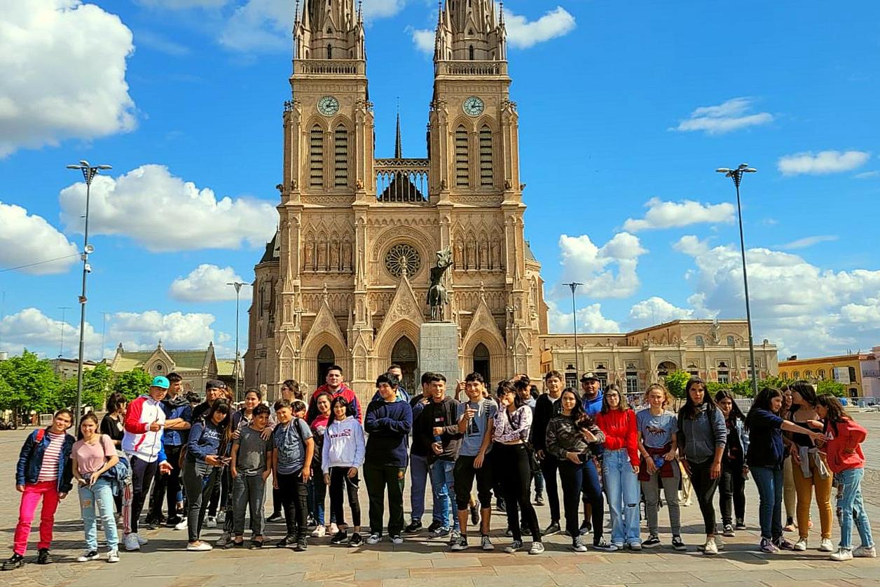 Los chicos de envion visitaron Lujan 01