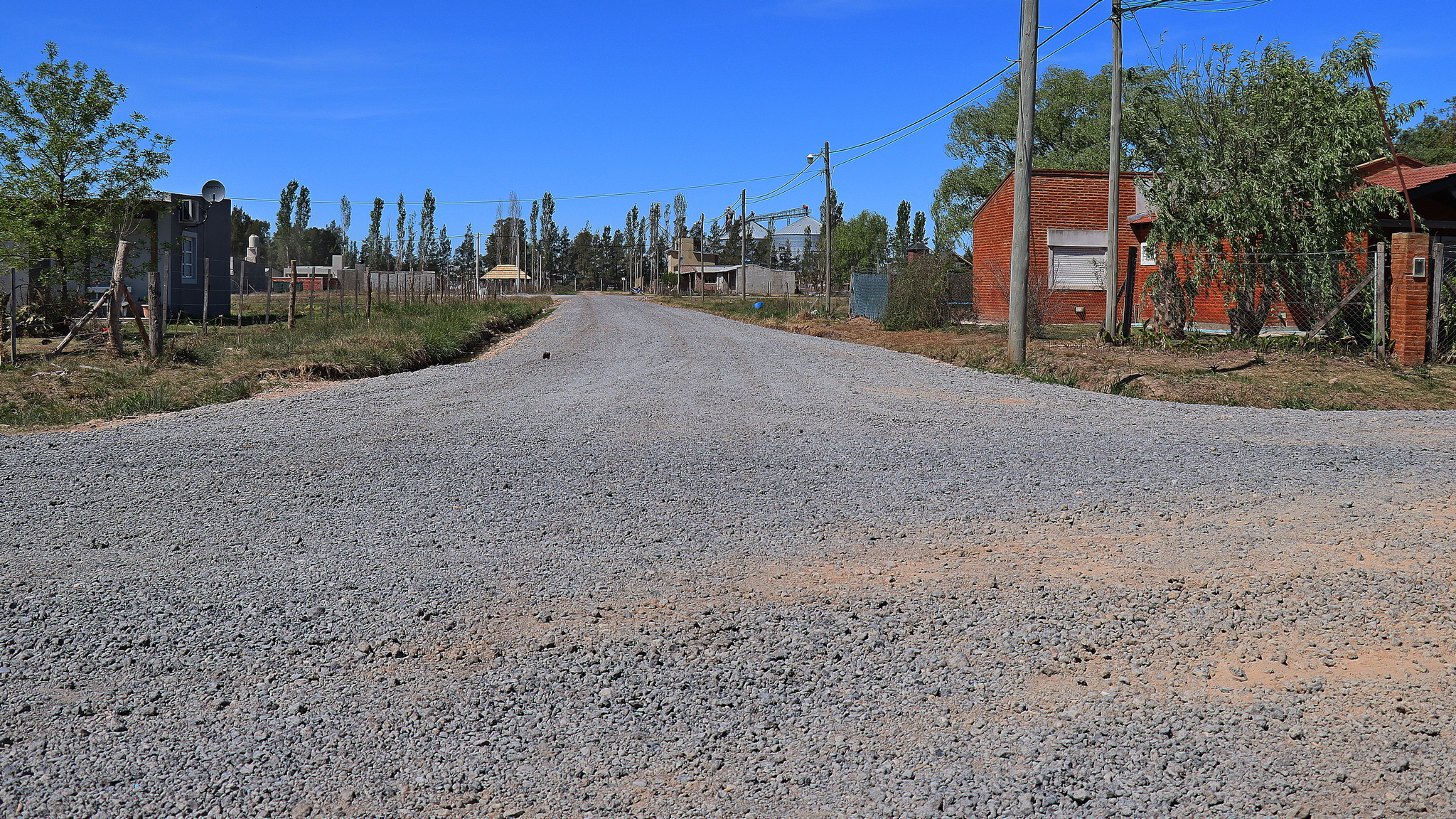 Nueva etapa en la obra de mejoramiento de calles con escoria 08