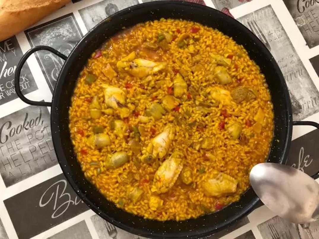 Receta 03 de octubre de 2022 - Paella valenciana de pollo y cerdo