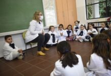 La Provincia oficializó adhesión al programa que amplía la jornada en escuelas